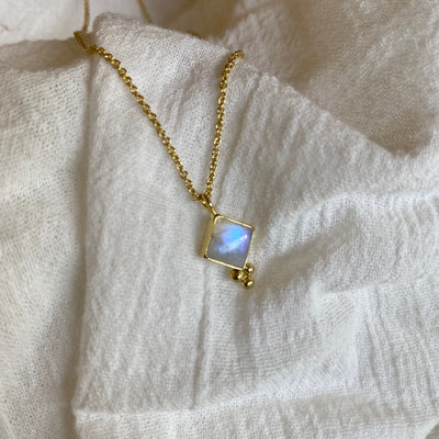 Mara 14K Gold Simple Womens Pendant Moonstone necklace, Square pendant Necklace. Gifts for her, Bridesmaids Jewelry, Gold Moonstone Necklace