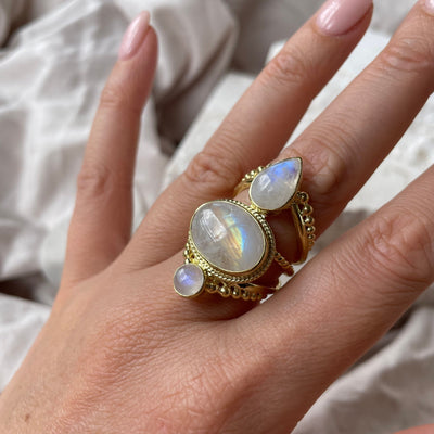 Amalthea Ring Chunky 14K Gold Moonstone Ring, Large Statement Ring, Womens Gold Ring, Gold Chunky Jewelry, June Birthstone Jewelry, Gifts